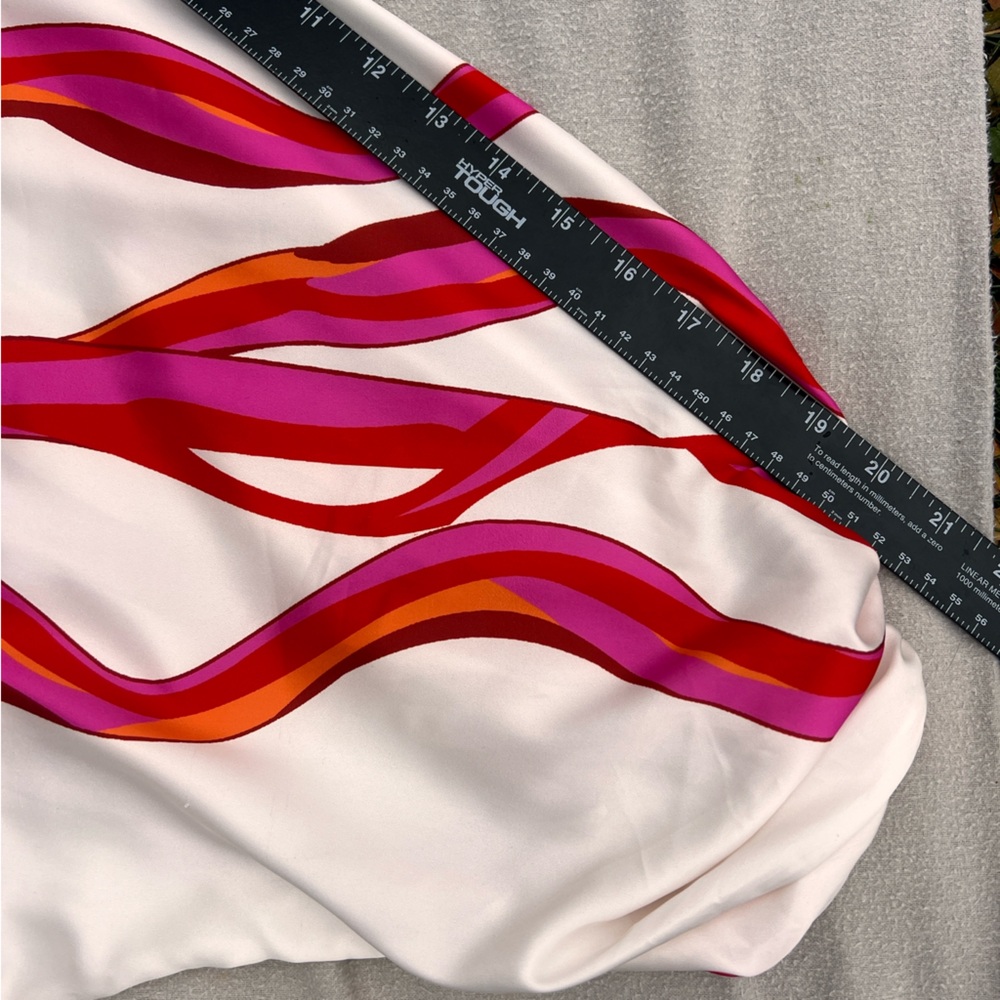 Colorful Wavy Patterned Top - Picture 3 of 6